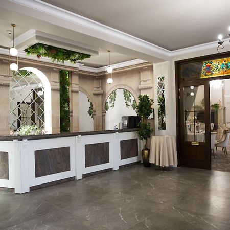 Curtea Bizantina Hotel Suceava Exterior photo