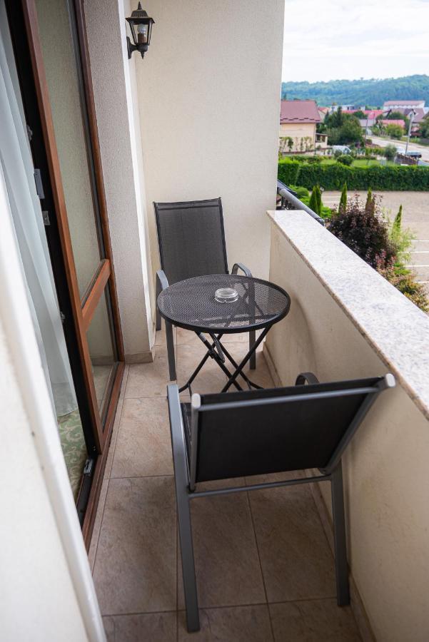 Curtea Bizantina Hotel Suceava Exterior photo
