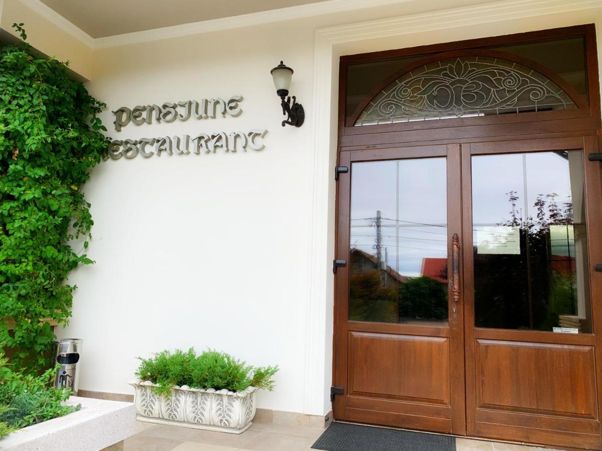Curtea Bizantina Hotel Suceava Exterior photo