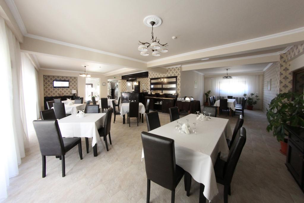 Curtea Bizantina Hotel Suceava Exterior photo